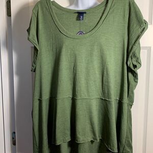 Scoop size 2XL/20 short sleeve top. NWT